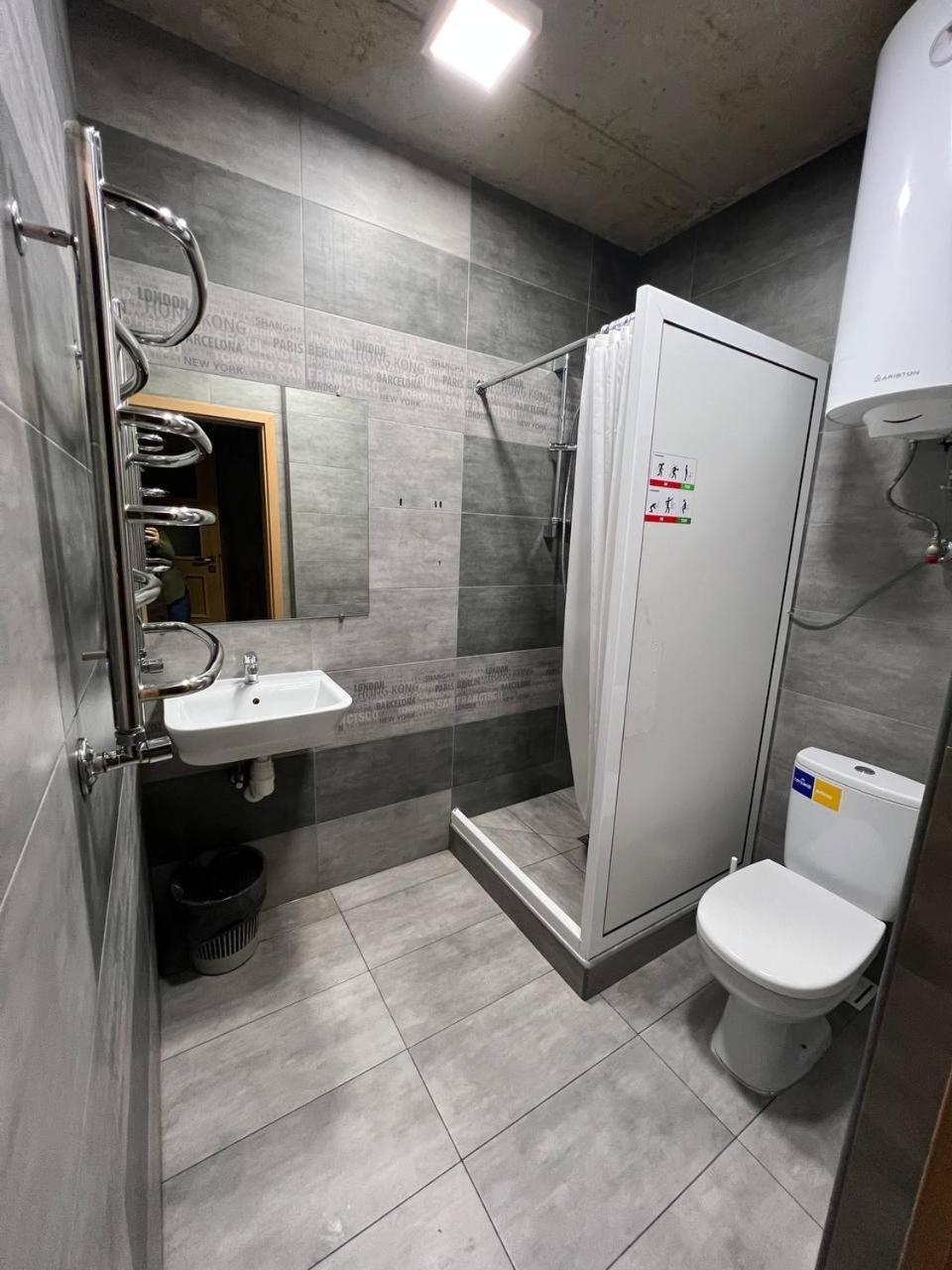 Moonlight Hostel Lviv Exterior foto