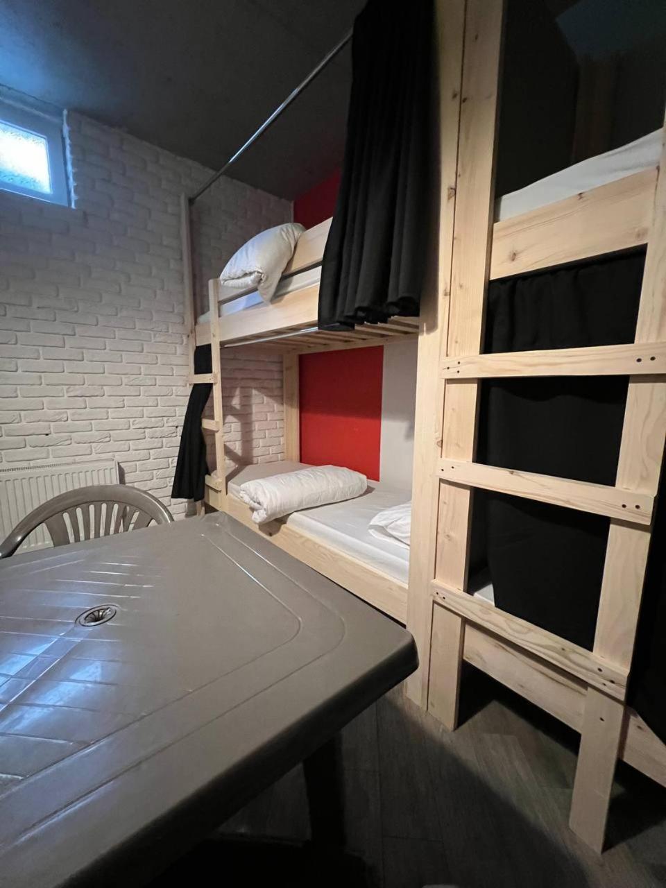 Moonlight Hostel Lviv Exterior foto